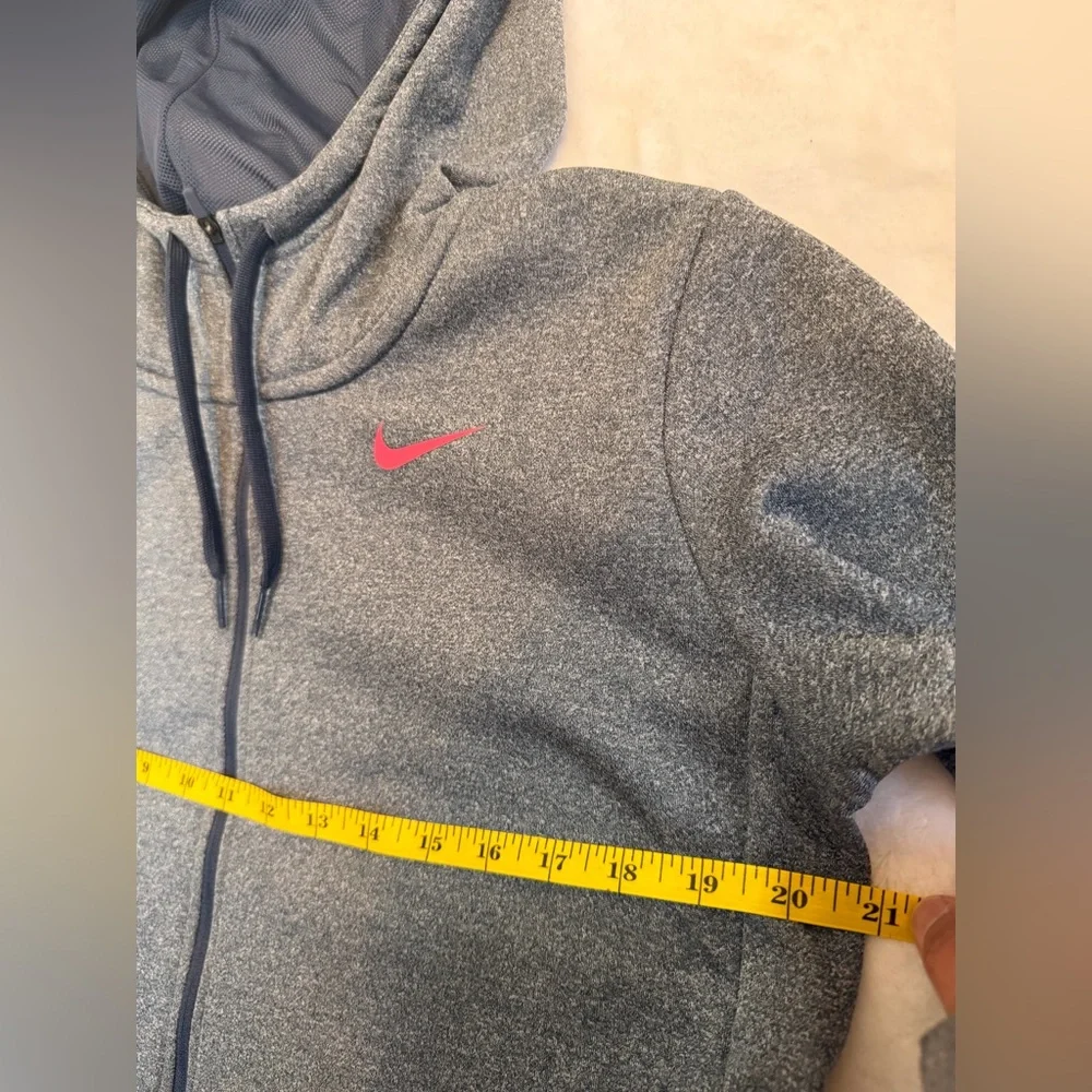 Nike Size M Dri-FIT Full Zip Hoodie Gray with Pink Swoosh Athletic Sweatshirt - Picture 5 of 13